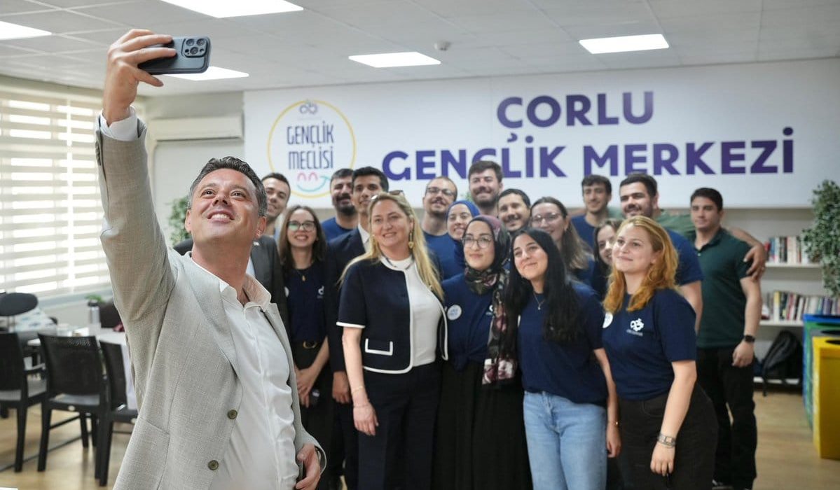 Çorlu’da Gençlik Merkezi Açıldı: Fikirler Buluşuyor