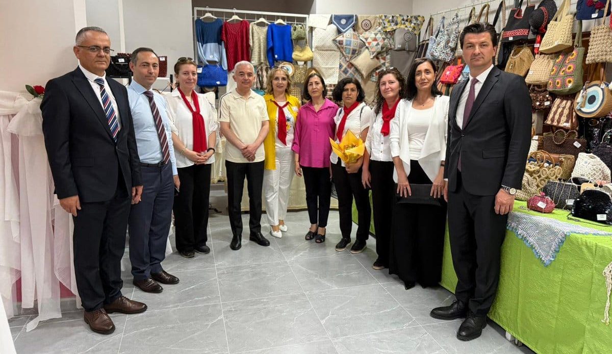 Vali Turan, Lüleburgaz’da Yıl Sonu Sergisi’ni Ziyaret Etti