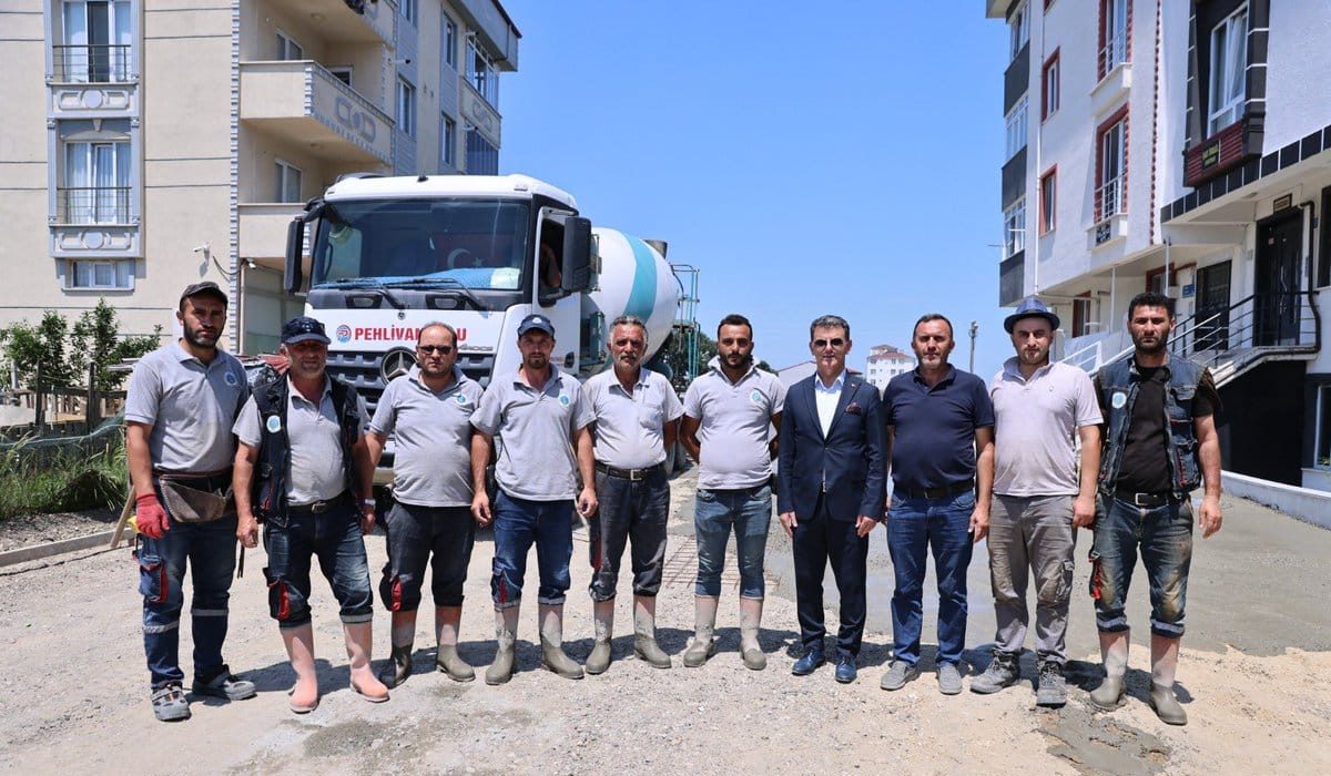 Kapaklı’da beton yol ve yağmur suyu hattı çalışmaları sürüyor