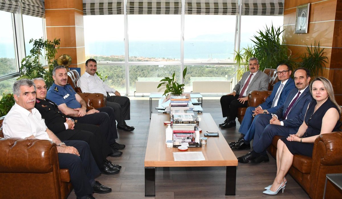 ÖSYM Komisyonu Üyeleri Rektörü Ziyaret Etti