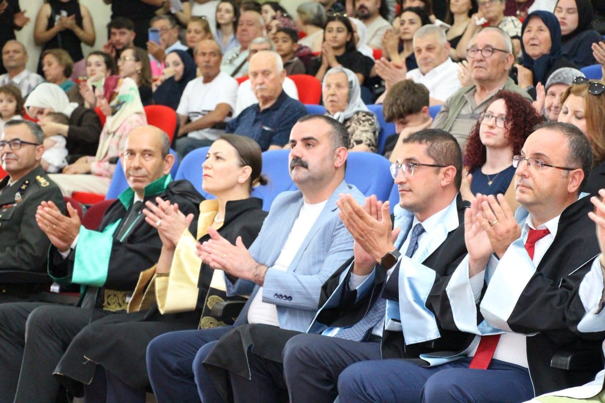 Uzunköprü MYO Mezuniyet Töreni: Gurur Dolu Anlar