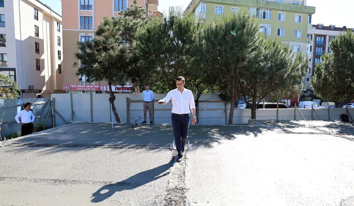 Kent Kafe’de 44 Metreküplük Blokaj Beton Dökümü Tamamlandı