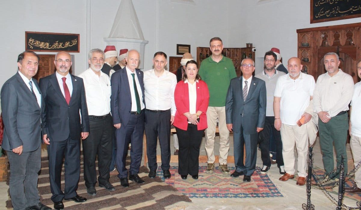Vakıflar Genel Müdürü Sinan Aksu, Sağlık Müzesi’ni Ziyaret Etti