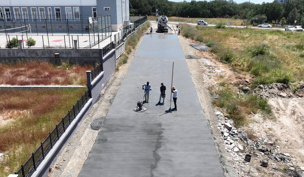 Çerkezköy’de iki sokakta beton yol çalışmaları tamamlandı
