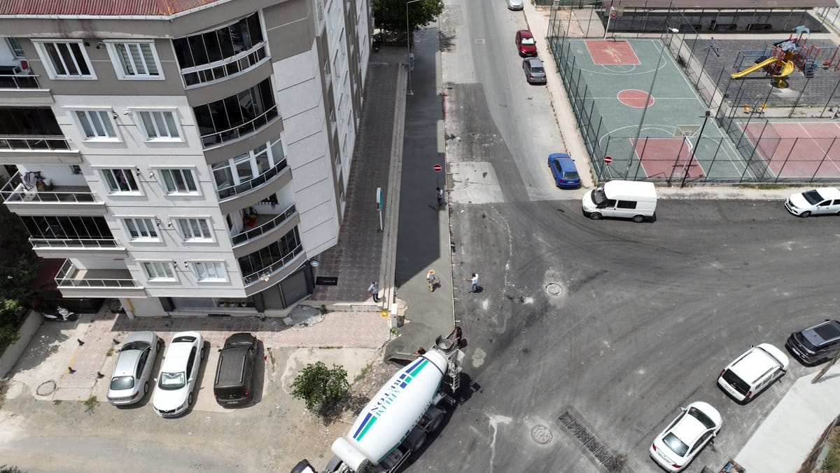 Çerkezköy’de yeni yollar: Demirli beton çalışmaları sürüyor