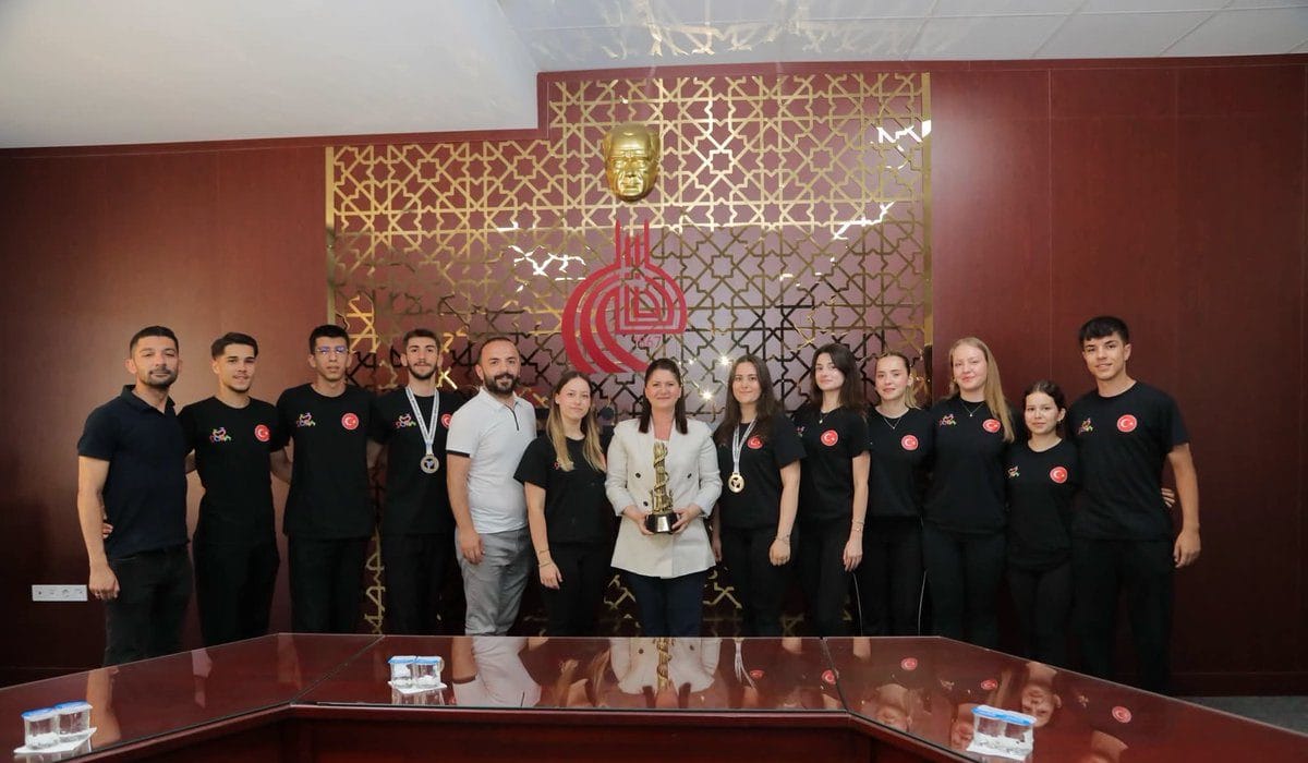 Edirne Dora Spor’dan Tarihi Şampiyonluk