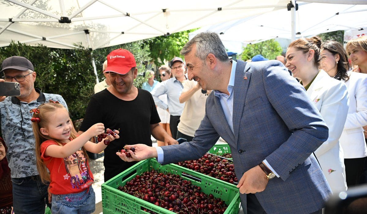 Vali Sezer Enez’de Çeribaşı Kirazı Hasadına Katıldı