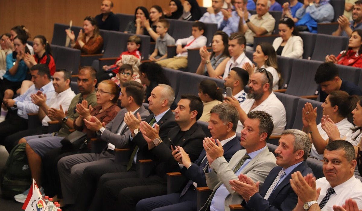 Zirvedekiler Programı Çorlu’da Büyük İlgi Gördü