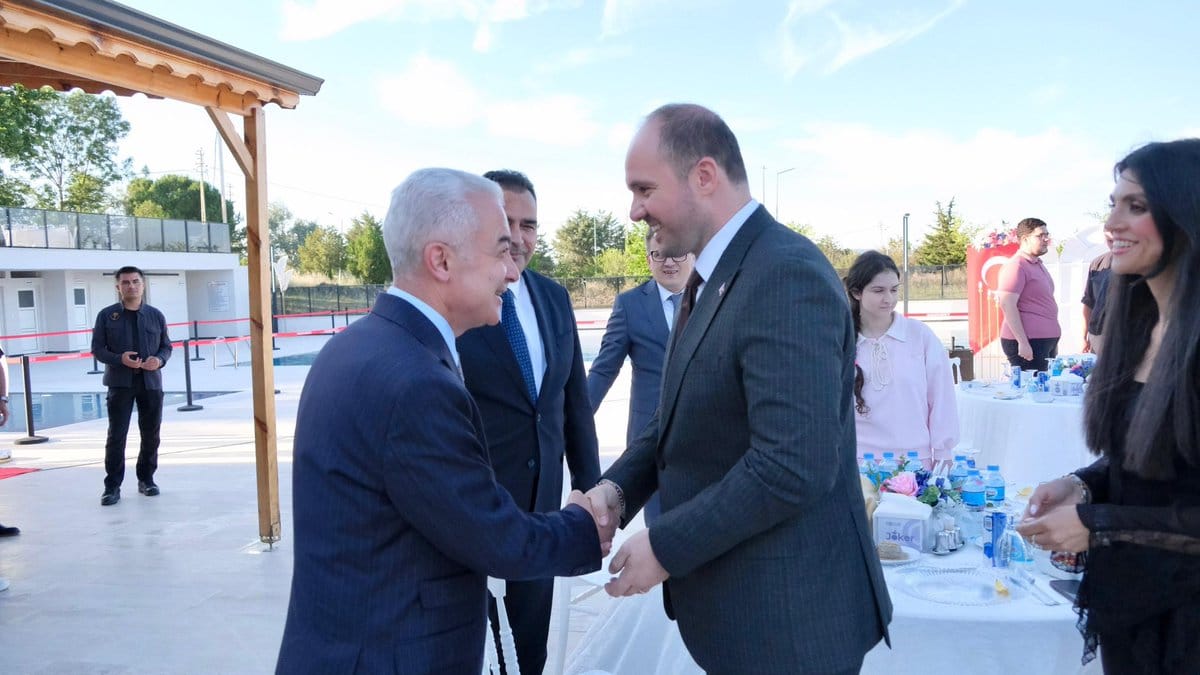 Veda Yemeğinde Duygu Dolu Anlar: Kaymakam Yıldız’a Veda
