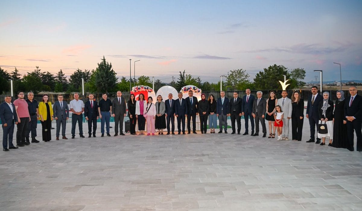 Veda Yemeğinde Duygu Dolu Anlar: Vali Turan’dan Teşekkür