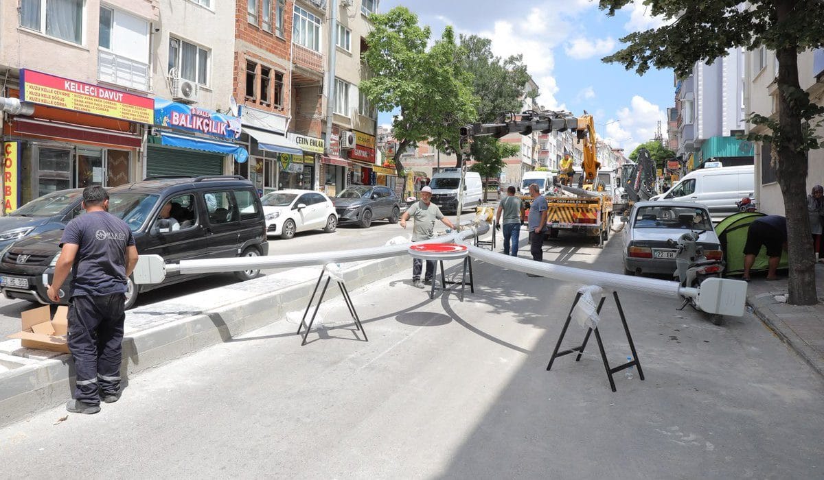 Kıyık Caddesi’nde üstyapı düzenlemesi hız kesmiyor
