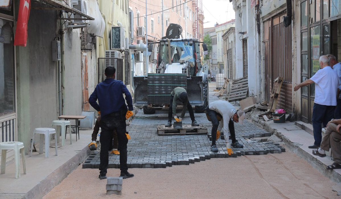 Dilaverbey’de parke taşı çalışmaları hız kesmiyor