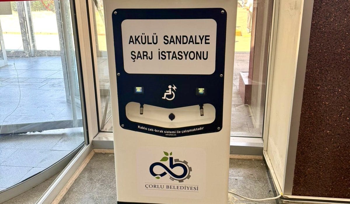 Çorlu Devlet Hastanesi’ne Akülü Sandalye Şarj İstasyonu Kuruldu