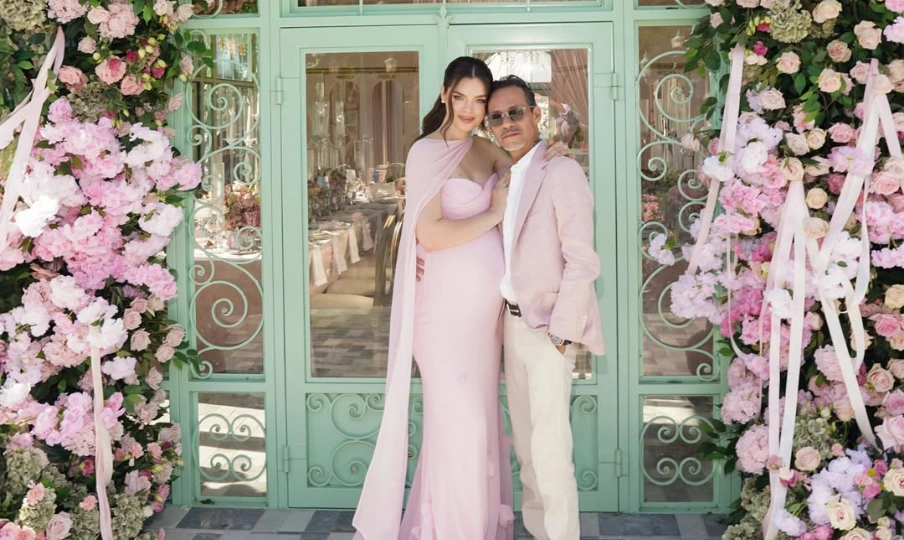 Marc Anthony ve Nadia Ferreira’nın Pembe Rüya: Kız Bebekleri İçin Görkemli Baby Shower