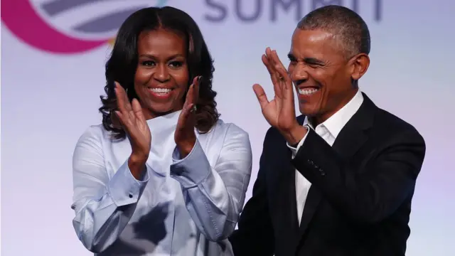 Obama Çifti Ziyaretçileri Sürpriz Karşıladı
