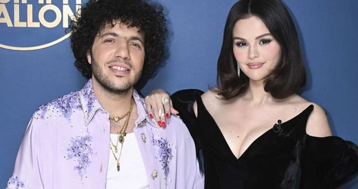 Selena Gomez ve Benny Blanco’nın Samimi Pozu Tartışma Yarattı