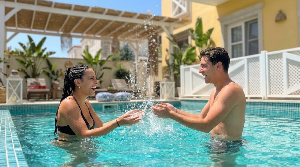 Alaçatı'nın masalsı sokaklarında huzur ve lüksü bir araya getiren Adacan Hotel ile tanışın. Kusursuz bir alaçatı otel deneyimi için yerinizi hemen ayırtın!