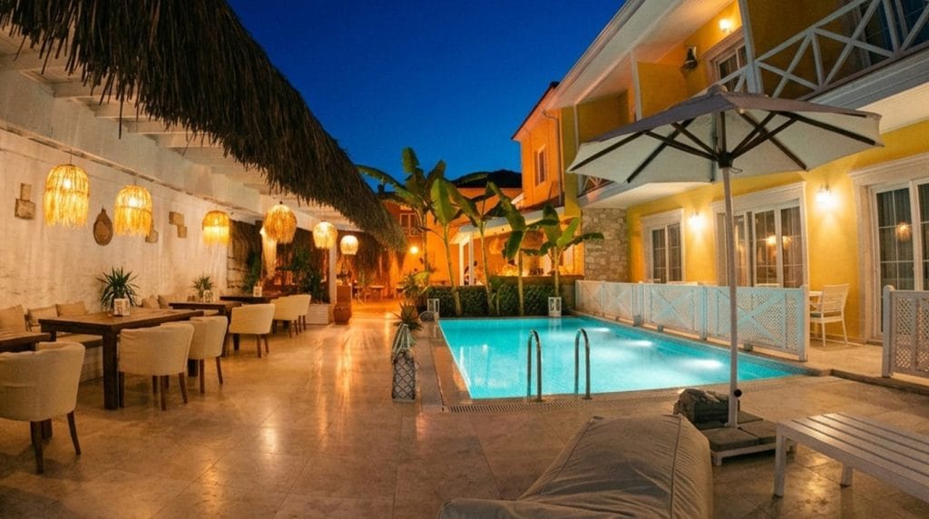Alaçatı'nın masalsı sokaklarında huzur ve lüksü bir araya getiren Adacan Hotel ile tanışın. Kusursuz bir alaçatı otel deneyimi için yerinizi hemen ayırtın!