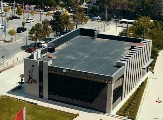 Andon Arakelyan anısına öğrencilere ikram