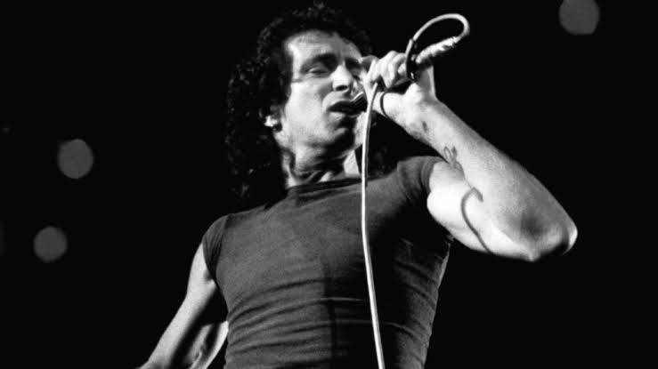 Bon Scott 80. Yaşında Anıldı: Rock Efsanelerinden Duygusal Mesajlar