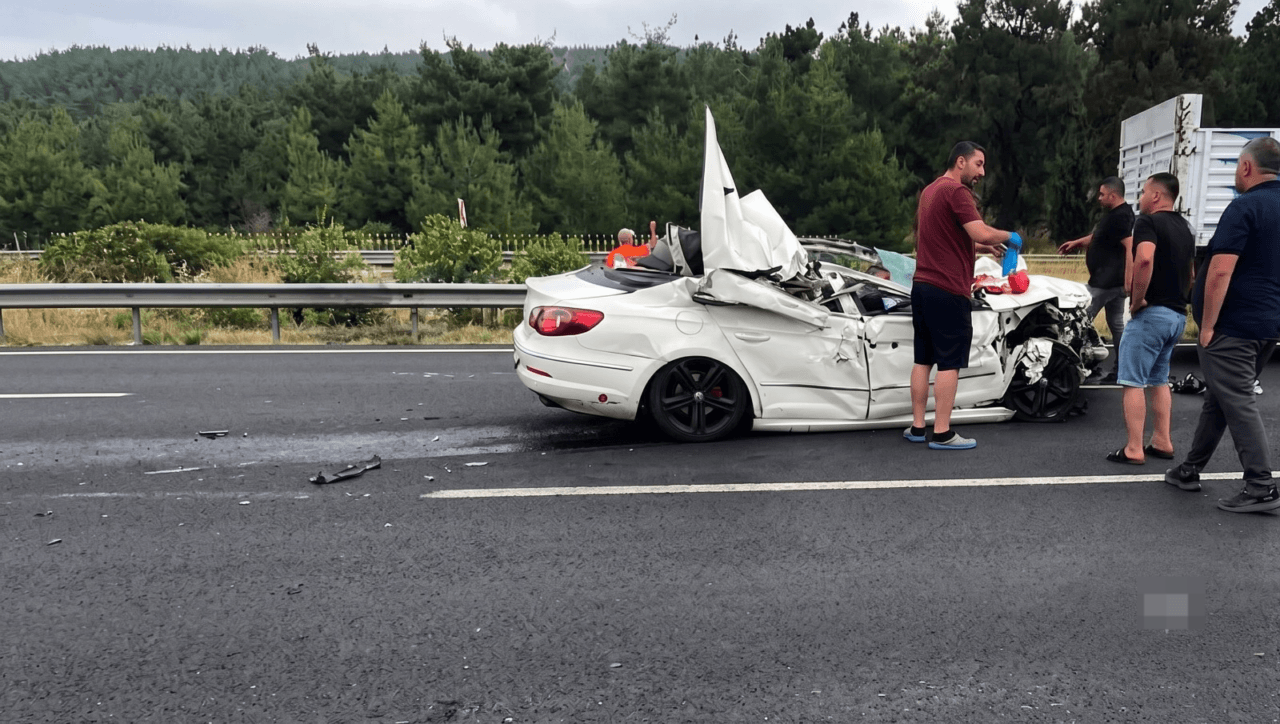 Osmaniye’de Tıra Çarpan Otomobilde Gurbetçi Hayatını Kaybetti