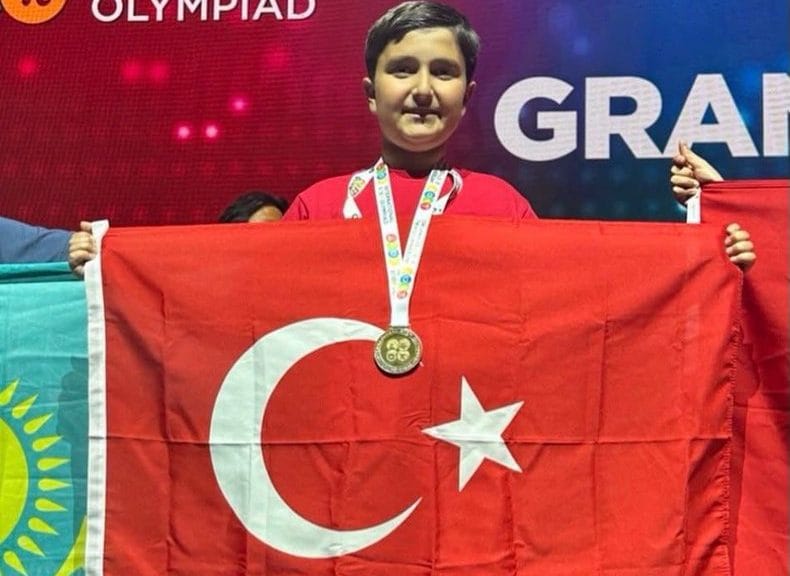 Edirneli Kerem Üstev’den Roma’da Çifte Dünya Derecesi