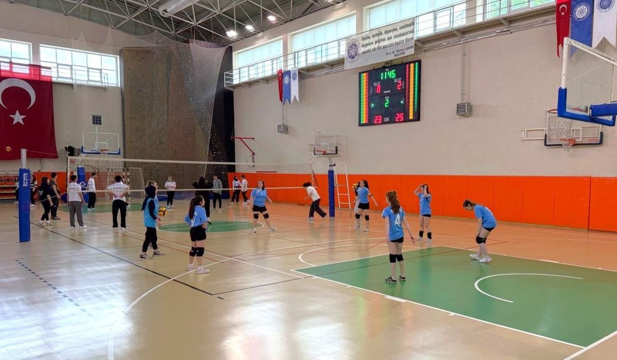NKÜ’de 17. Geleneksel Spor Şenliği Coşkusu