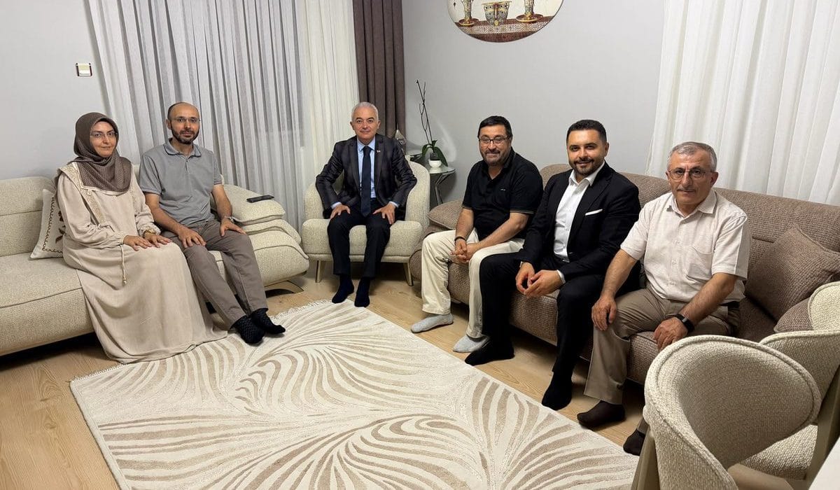Vali Turan’dan hacı aileye anlamlı ziyaret