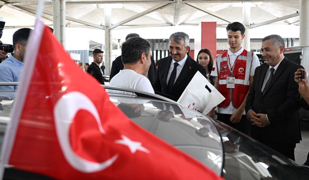 Kapıkule’de Gurbetçi Akını: Vali Sezer Saha’da