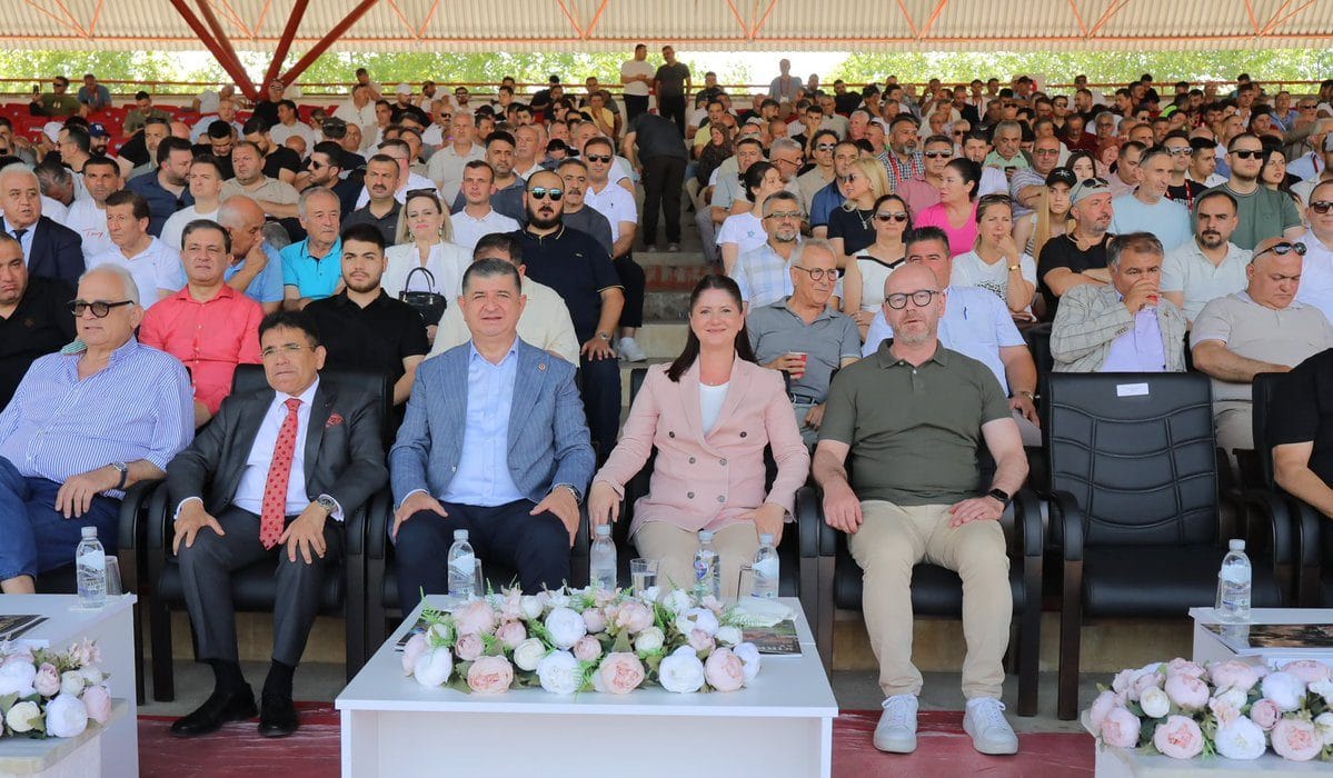 Kırkpınar’da İkinci Gün Heyecanı: Milletvekilleri de Er Meydanı’nda