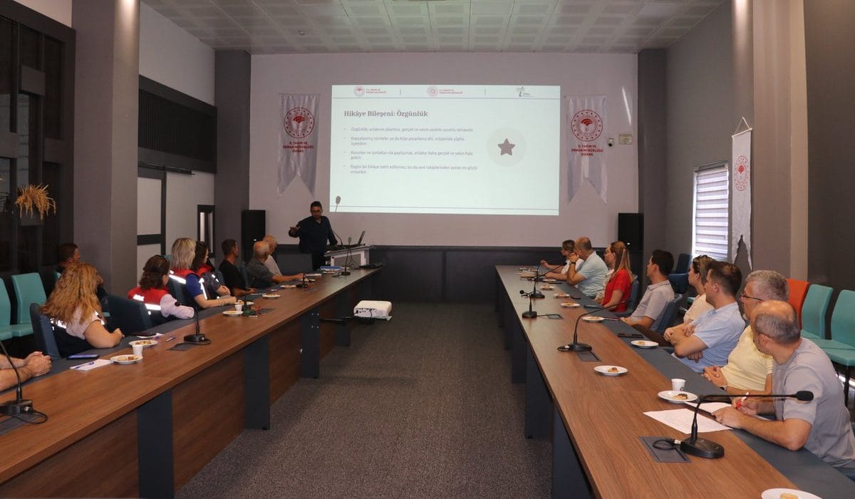 Edirne’de seracılara karekodlu dijital pazarlama eğitimi