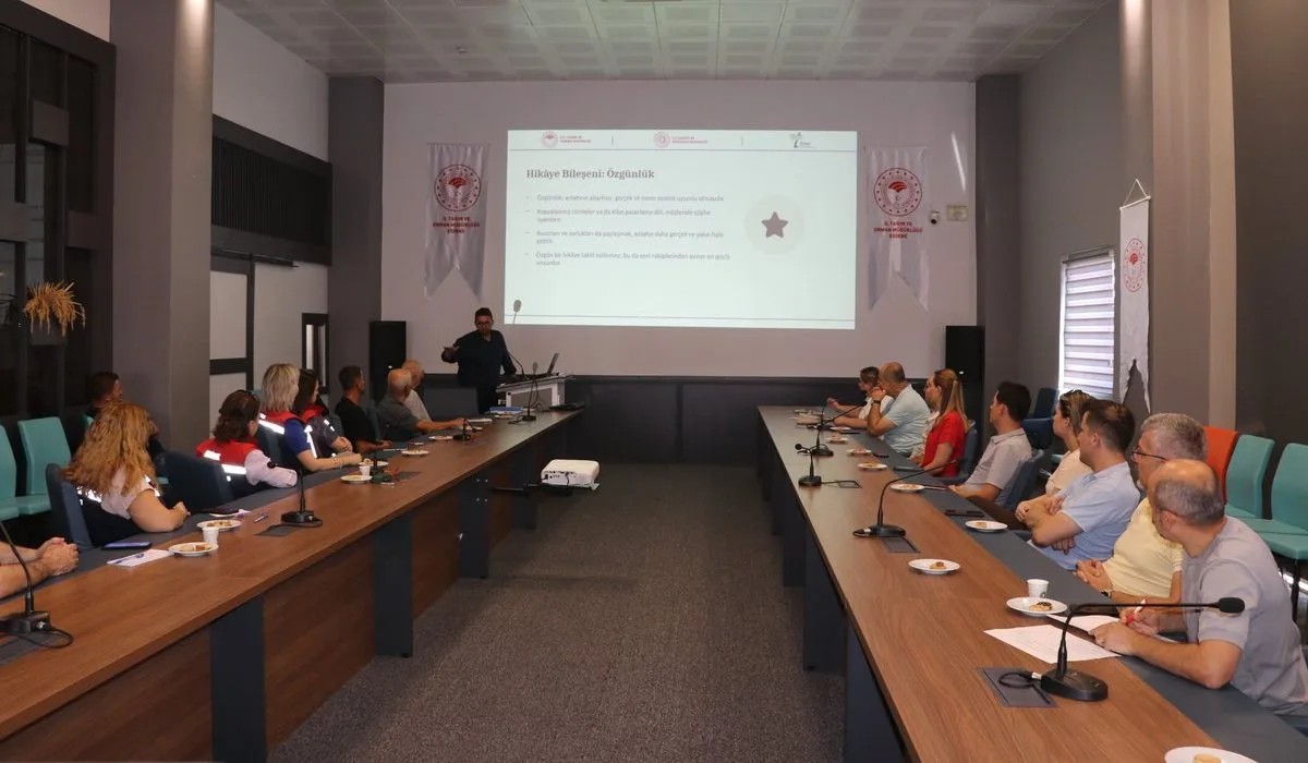Edirne’de seracılara karekodlu dijital pazarlama eğitimi
