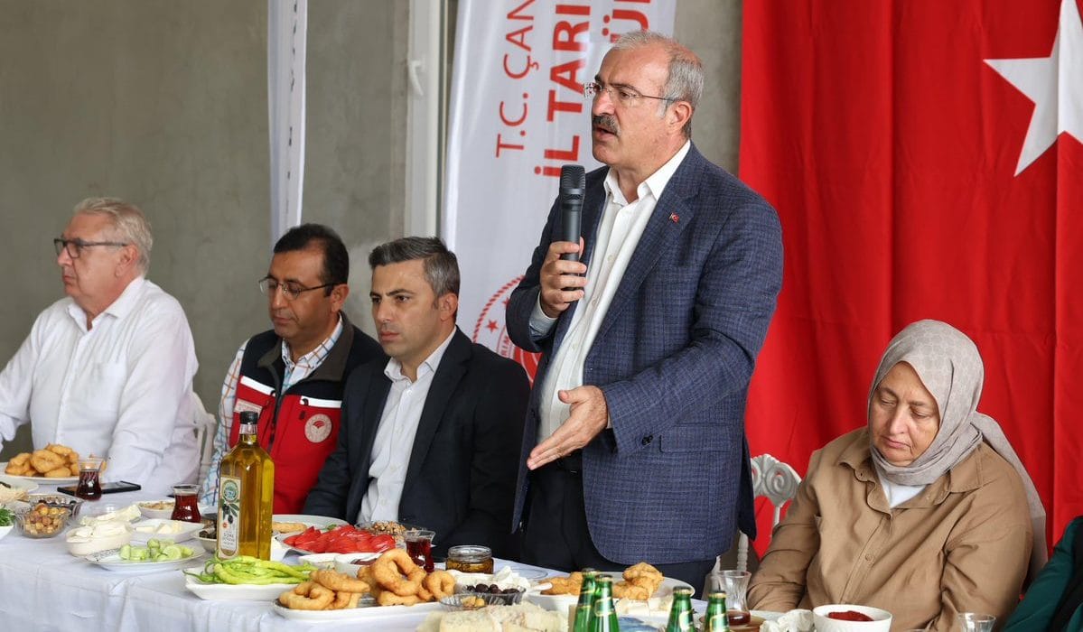 Vali Toraman Pıtıreli Köyü’nde Zeytinyağı Kooperatifini Ziyaret Etti