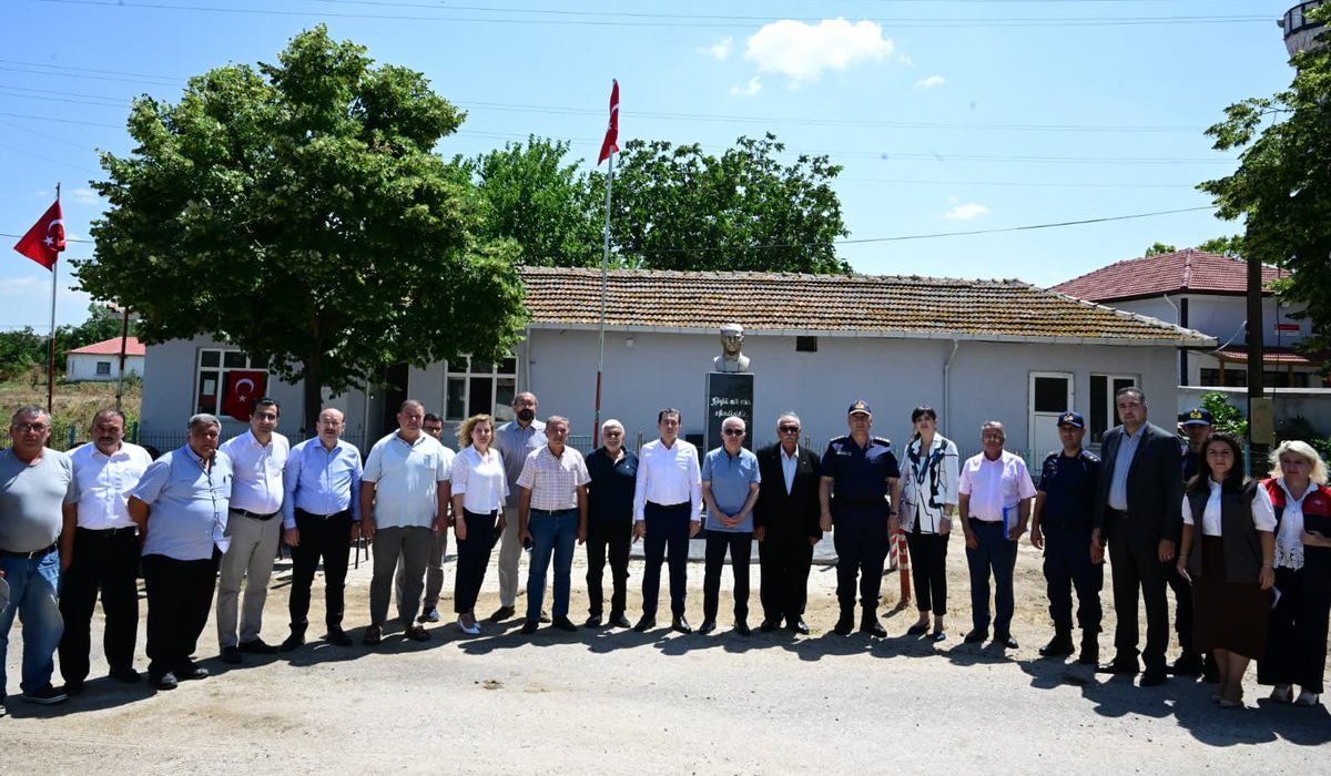 Vali Turan, Seyitler Köyü’nde Çiftçilerle Buluştu