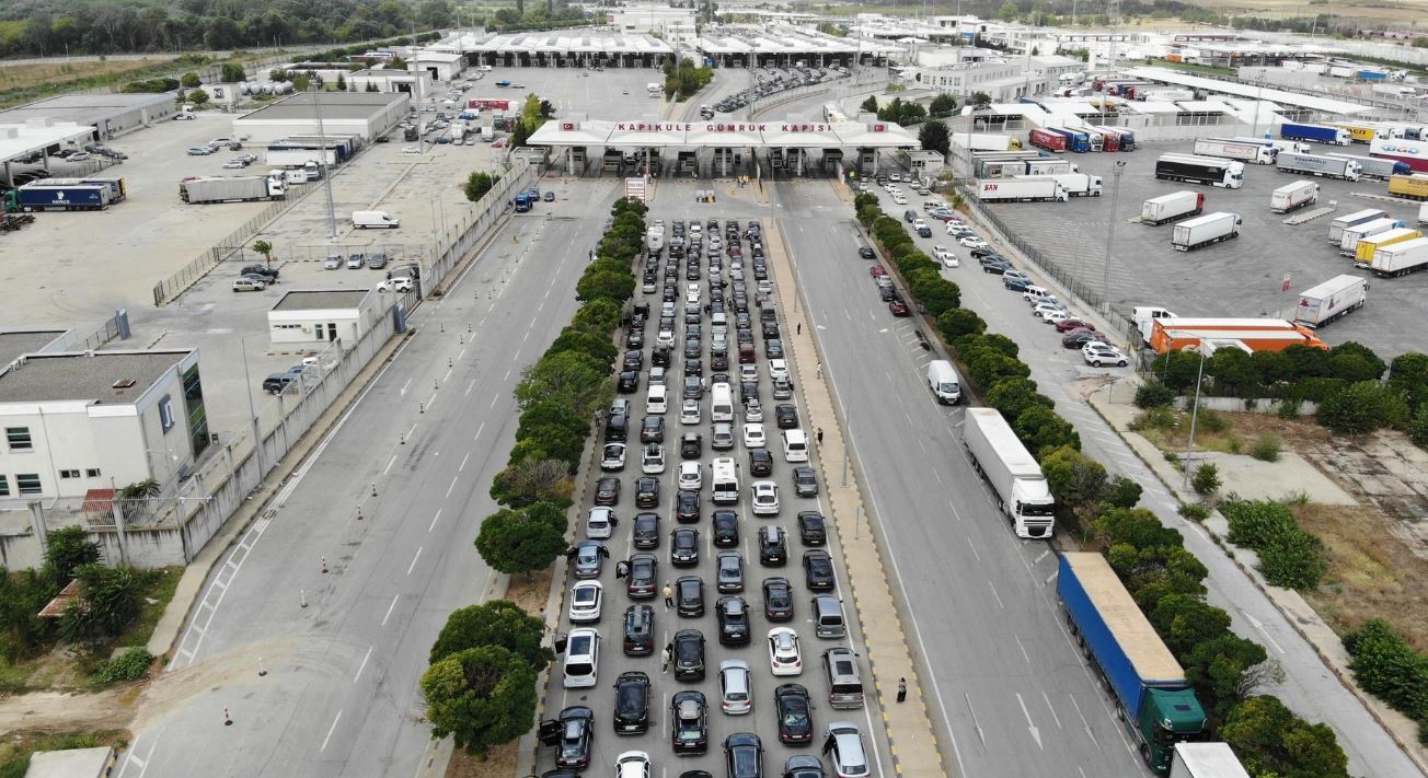 Yabancı Plakalı Araçlara Borç Tuzağı: Ödemeden Çıkış Yasak