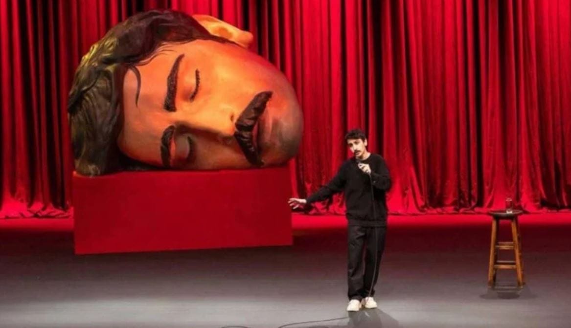 Komedyen Deniz Göktaş Havalimanında Gözaltına Alındı