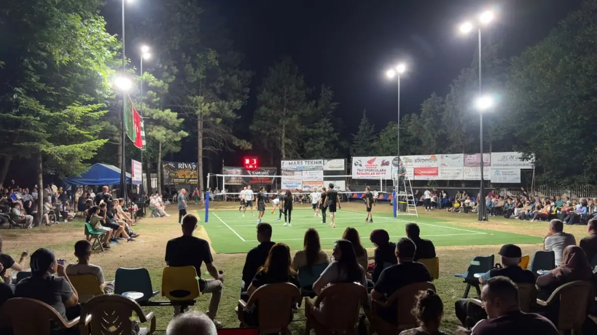 20 yıldır süren voleybol geleneği başladı