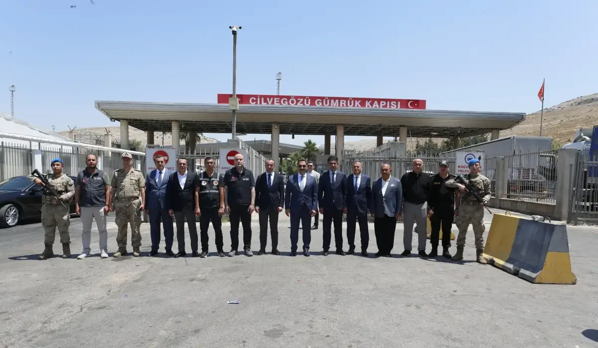 Suriyelilerin dönüşü sürüyor: Vali Masatlı sınır kapısında
