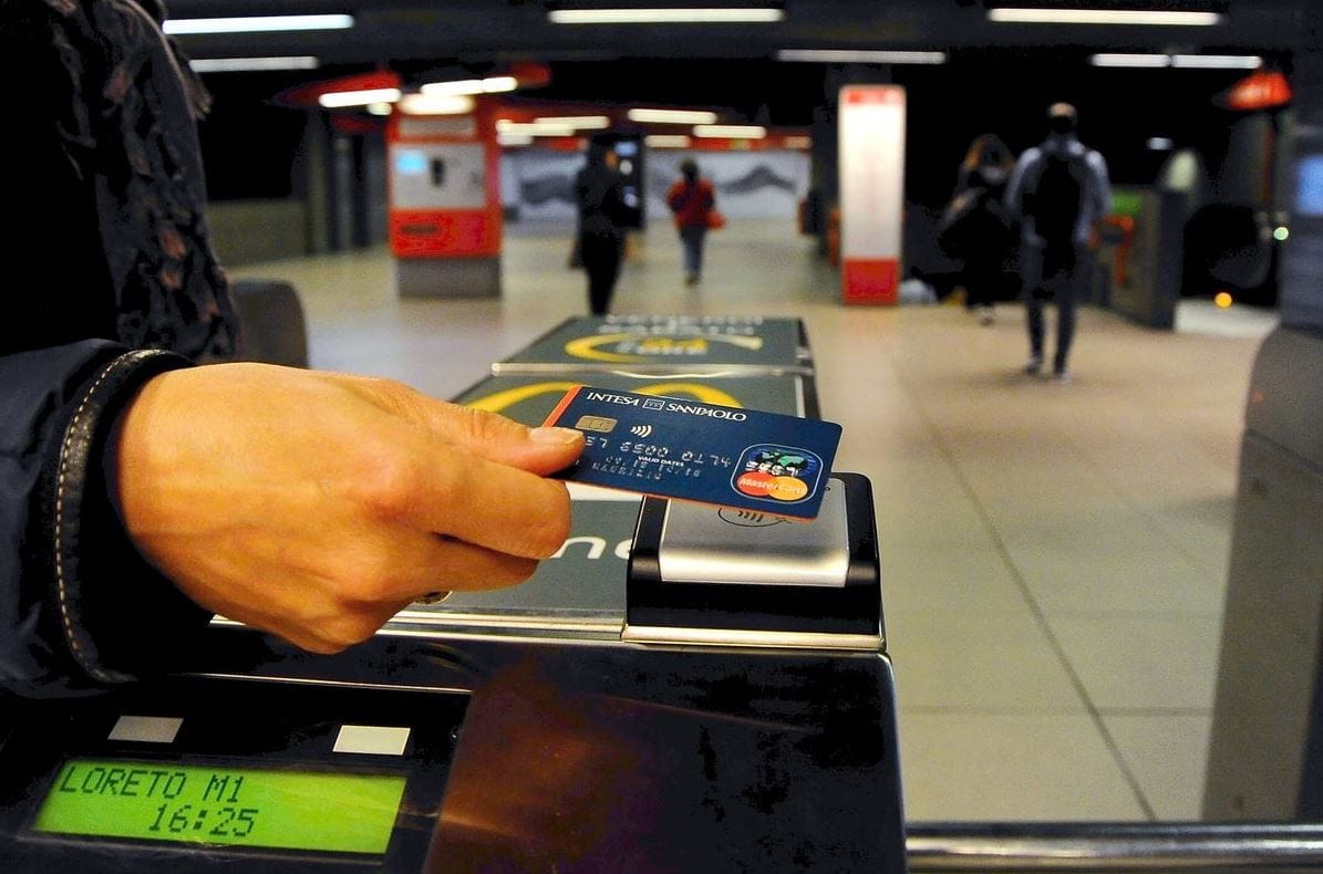 Paris Metrosunda Banka Kartıyla Geçiş Dönemi Başlıyor