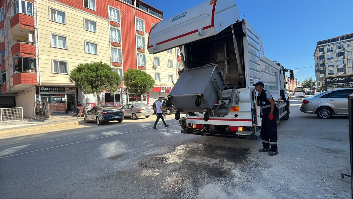 Kapaklı’da Konteynerler Köpükle Yıkanıyor