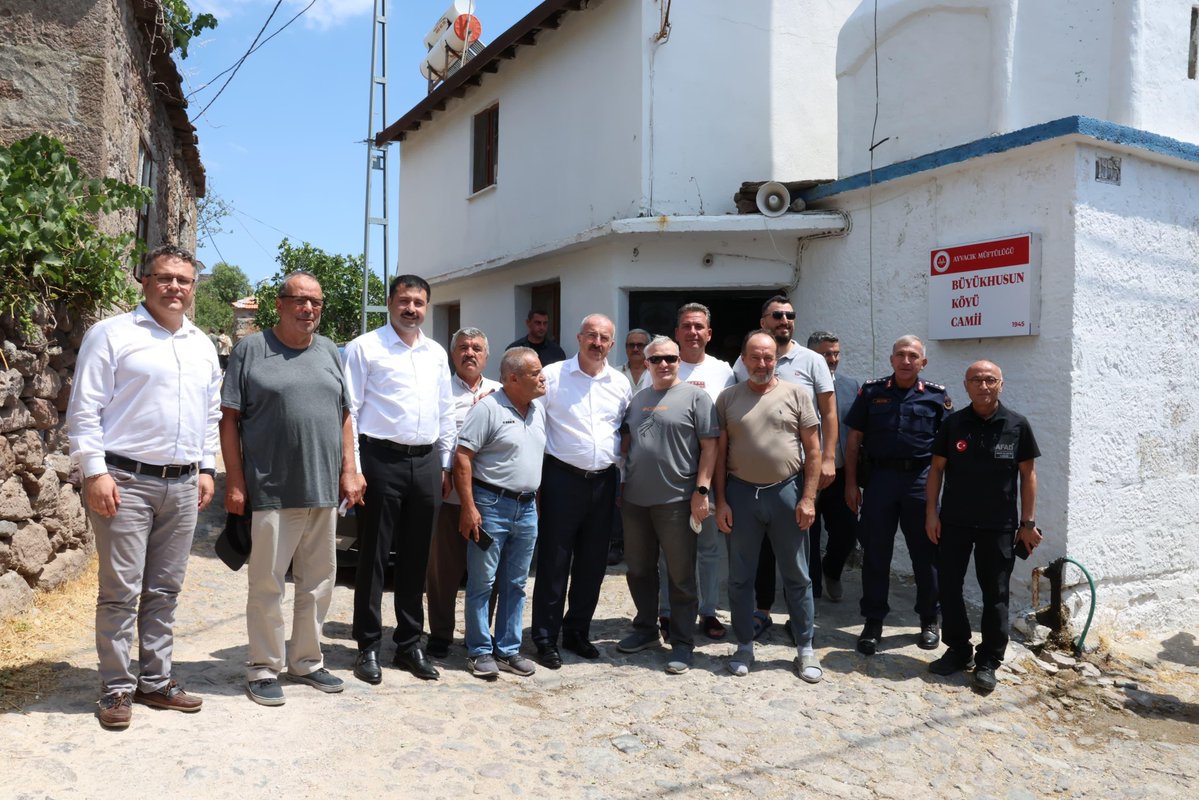 Vali Toraman Büyükhusun Köyü’nde Vatandaşlarla Buluştu