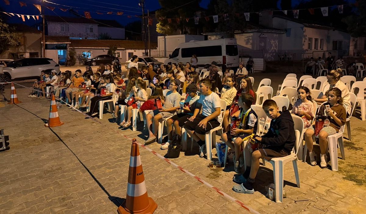 Açık Hava Sinemasıyla Büyülü Bir Akşam