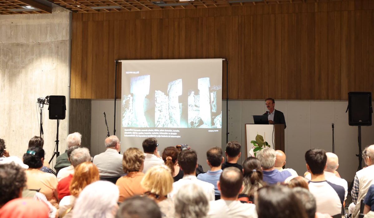 Göbeklitepe ve Karahantepe Sırları Troya’da Anlatıldı