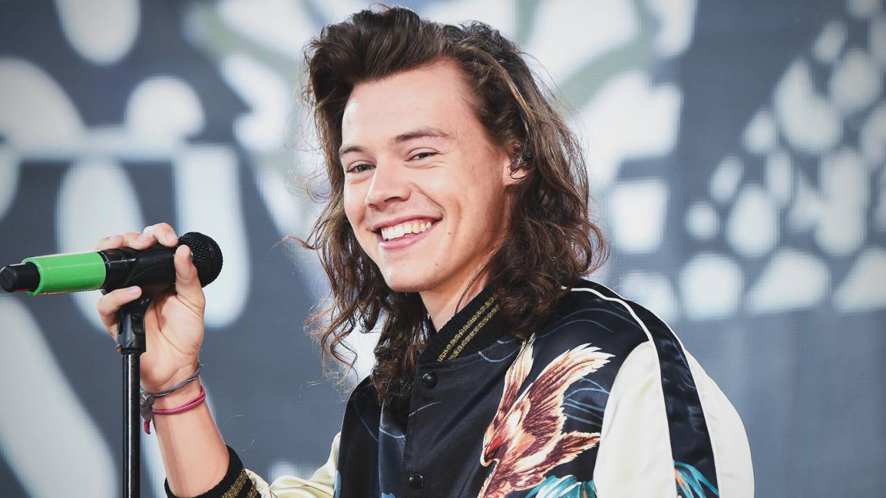 Harry Styles Sahneye Düştü, Hayranlarını Korkuttu