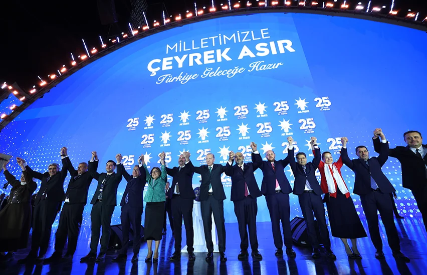 AK Parti’ye Sürpriz Katılımlar