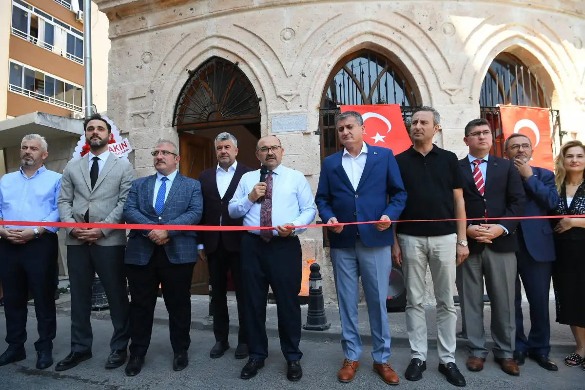 Karesi Bey Türbesi Restore Edilerek Yeniden Ziyarete Açıldı