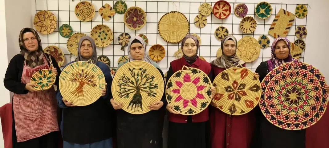 Buğday Sapları Sanat Eserine Nasıl Dönüşüyor?