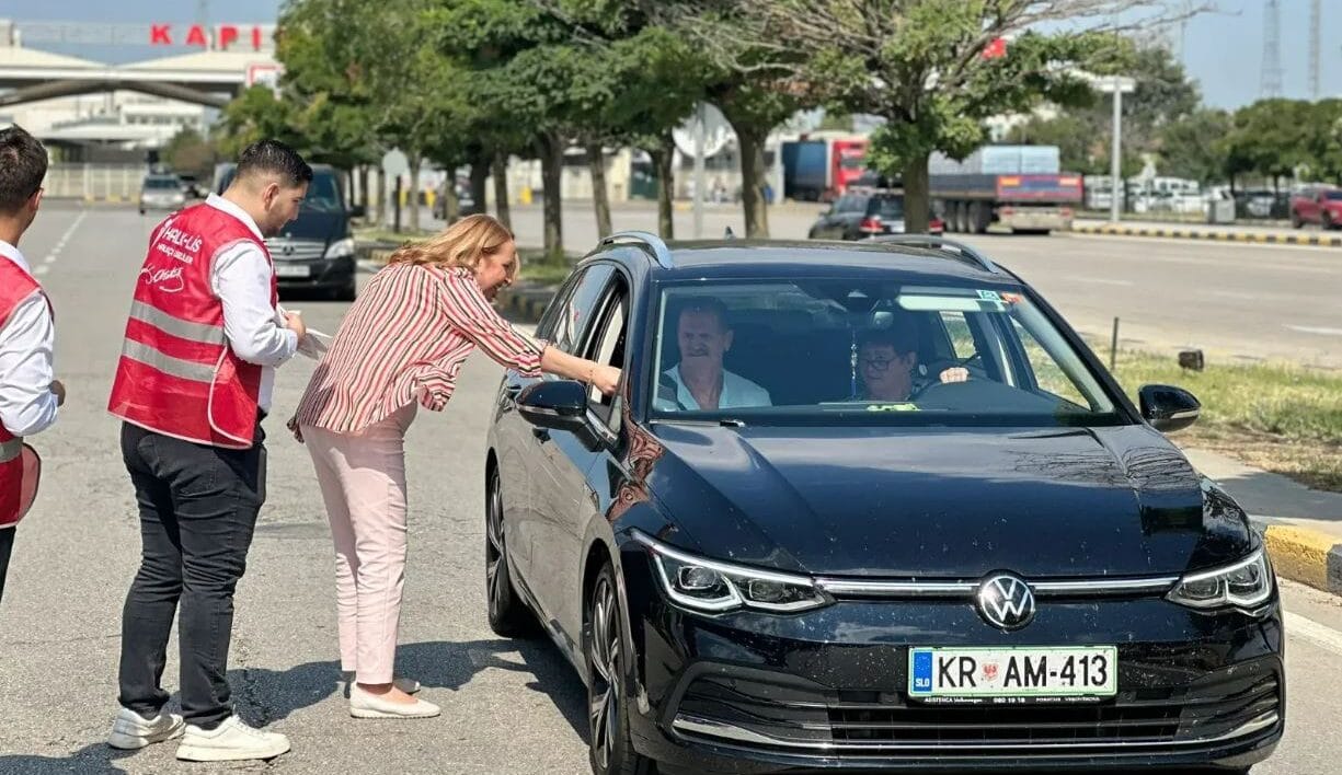 CHP’li Dinçer Kapıkule’de Gurbetçileri Karşıladı