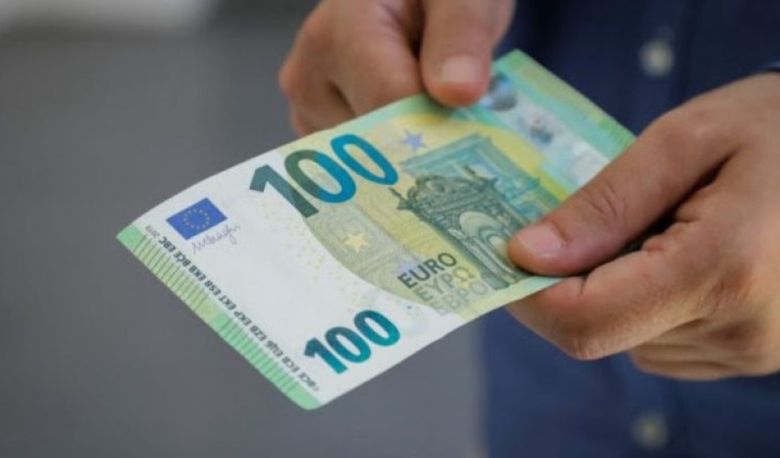 Fransa’da 100 Euro Yakıt Desteği Uzatıldı