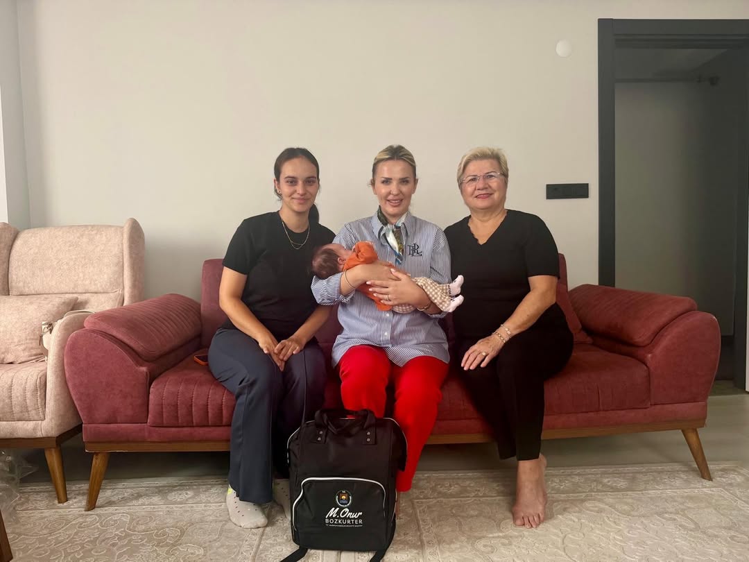 Ecrin Bebek’e Hoş Geldin Paketi Sürprizi